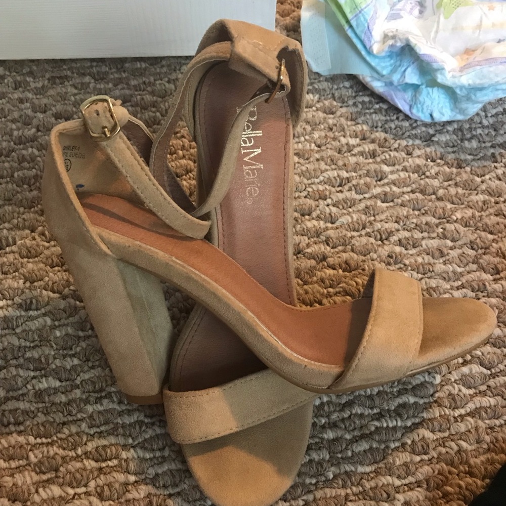 Heels - Picture 2 of 2